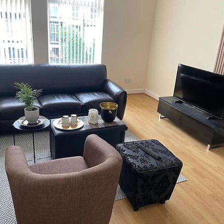 2-Bed Apartment - Sleeps 4 - Street Parking - Wifi Mánchester Exterior foto