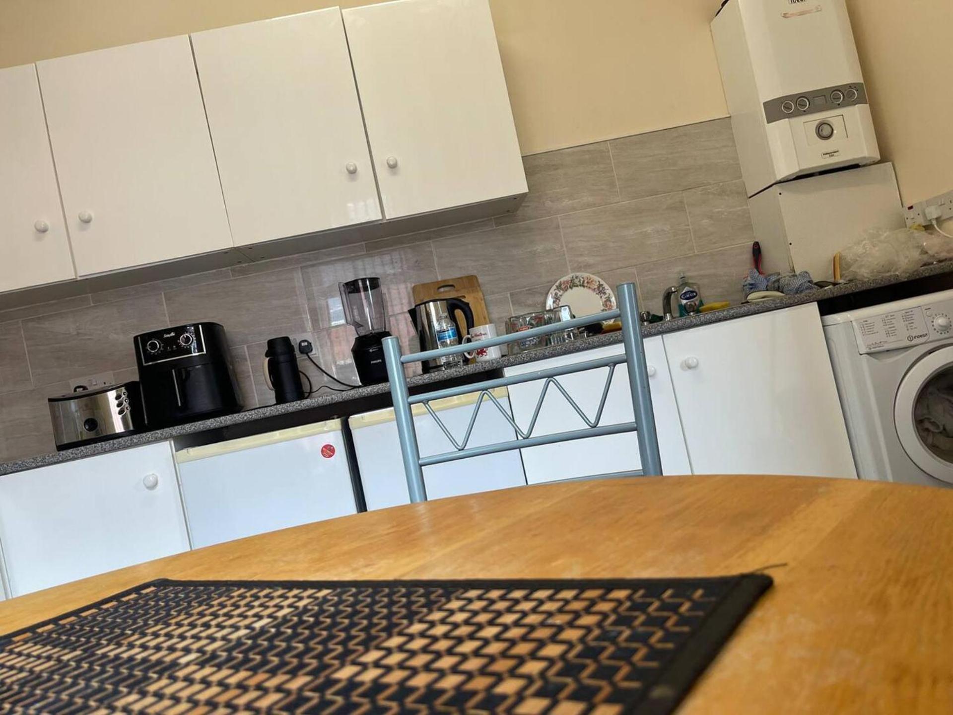 2-Bed Apartment - Sleeps 4 - Street Parking - Wifi Mánchester Exterior foto