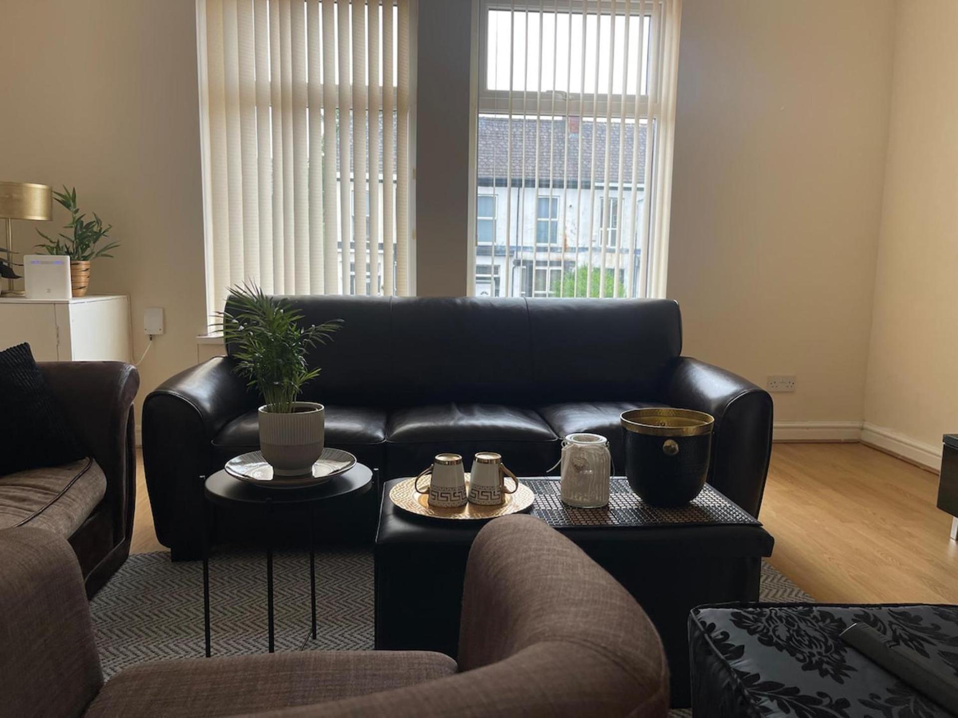 2-Bed Apartment - Sleeps 4 - Street Parking - Wifi Mánchester Exterior foto