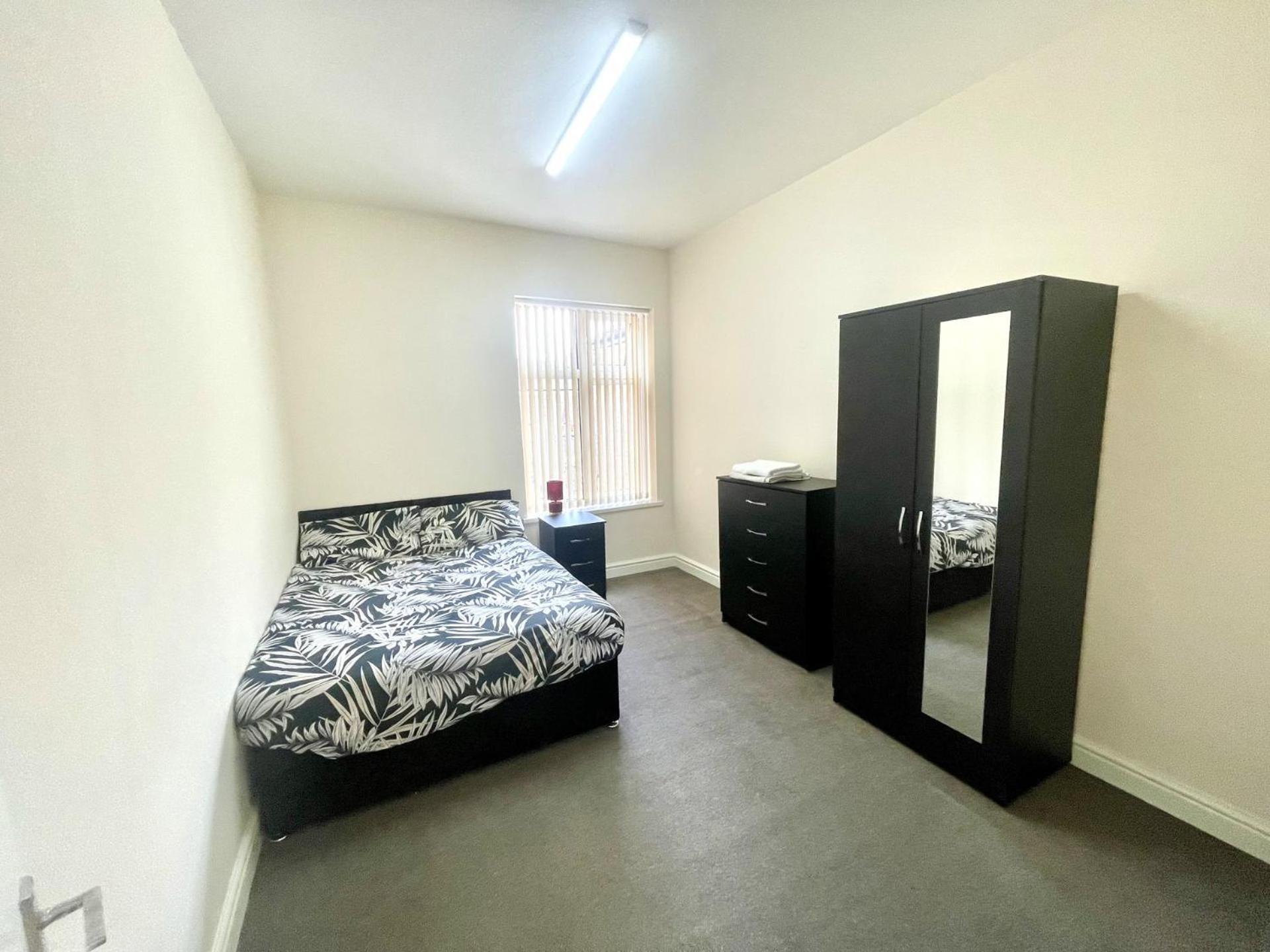 2-Bed Apartment - Sleeps 4 - Street Parking - Wifi Mánchester Exterior foto
