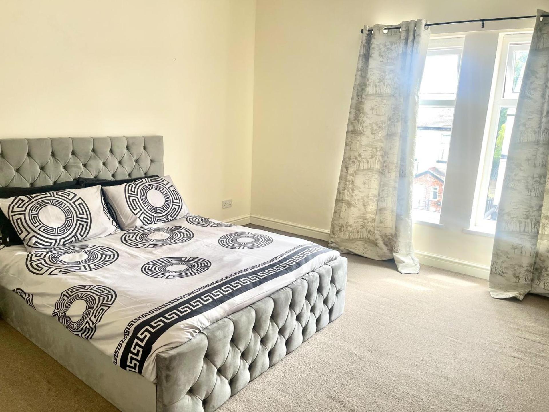 2-Bed Apartment - Sleeps 4 - Street Parking - Wifi Mánchester Exterior foto